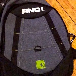 I’m selling this backpack